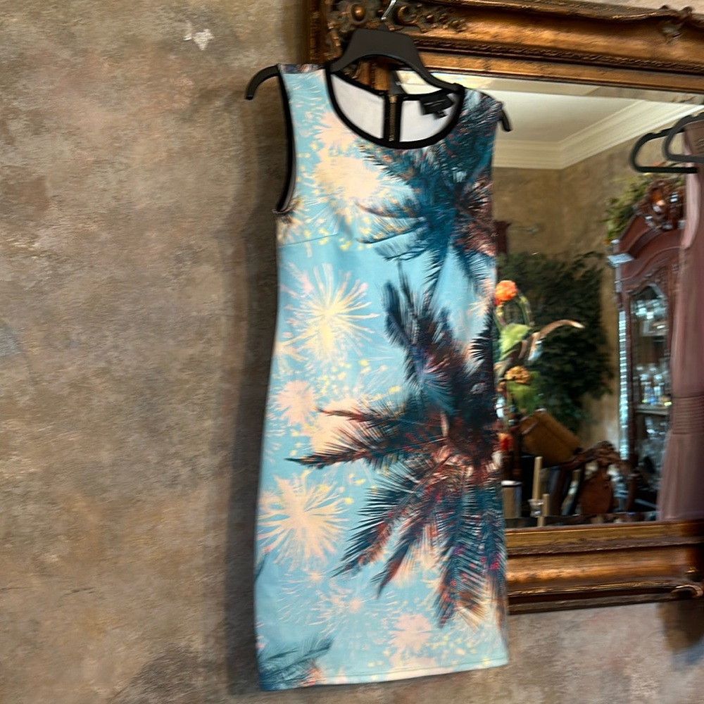 Romeo + Juliet Couture Palm Tree Dress